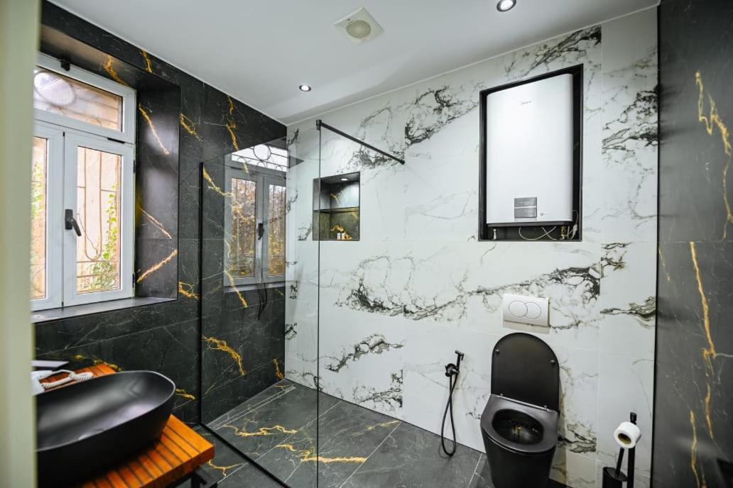 Mon Ami Boutique Hotel Shkodër Eksteriør billede